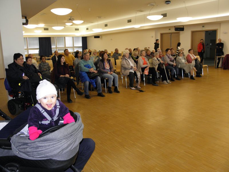 Koncert při příležitosti MDŽ ve Společenském sále Pálava ...